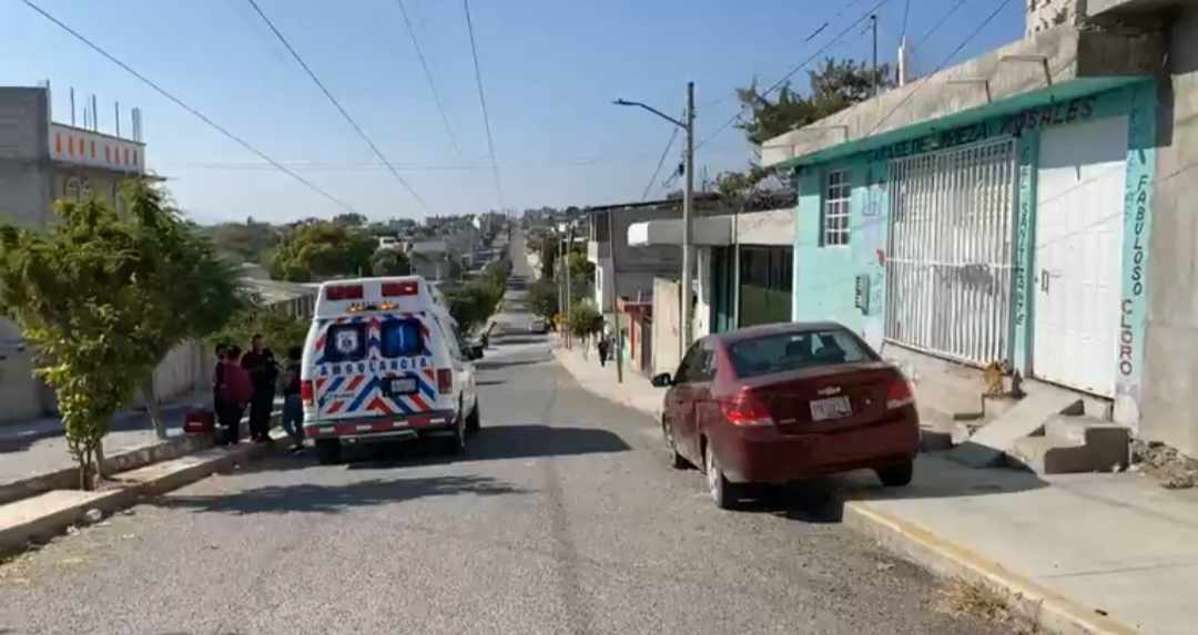 Machetean a un hombre en la cabeza, tras acudir a reclamar la devolución de auto