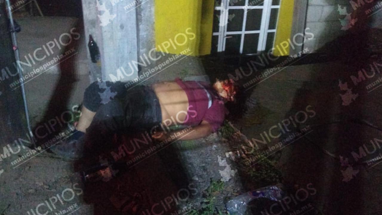 Encapuchado los machetea en La Ceiba; uno murió