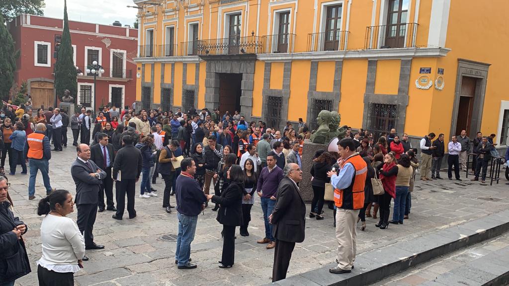 VIDEO Así se vive el macrosimulacro en Puebla; participa el titular de la SEP, Esteban Moctezuma