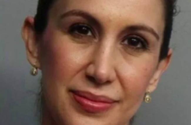 Detienen a maestra por tener sexo con su alumno de 14 años