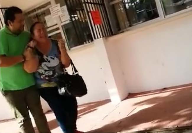 VIDEO Se hace viral crisis nerviosa de maestra por falta de pago de la SEP