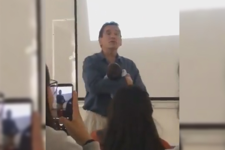 VIDEO Maestro de la BUAP se hace viral por arrullar a bebé