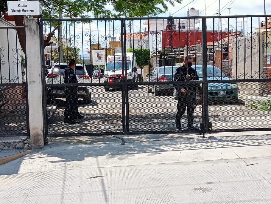 Encuentran sin vida a profesor en su casa de Tehuacán 