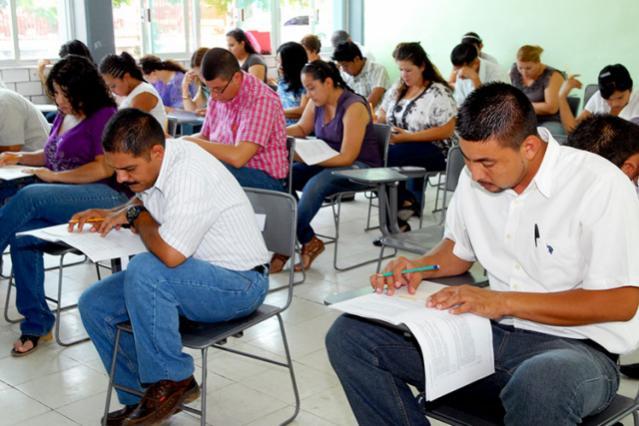 Evaluarán en noviembre a profesores de bachillerato de Puebla