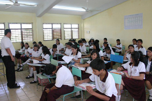 SEP incrementará salario a docentes