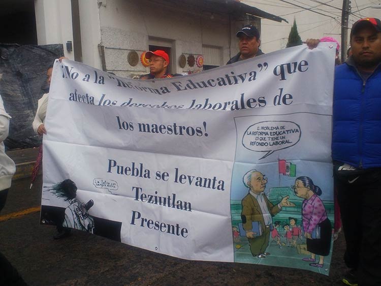 Salen maestros del SNTE a las calles contra Reforma Educativa