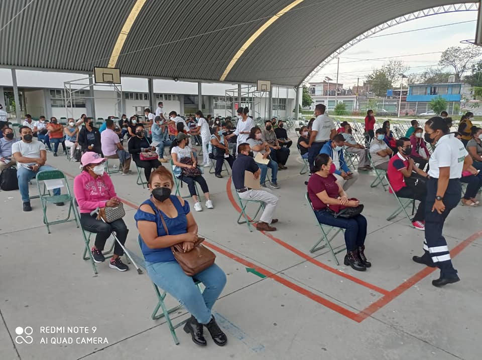 Se aplicaron 4 mil 272 dosis de vacuna Covid a profesores de la región de Izúcar  