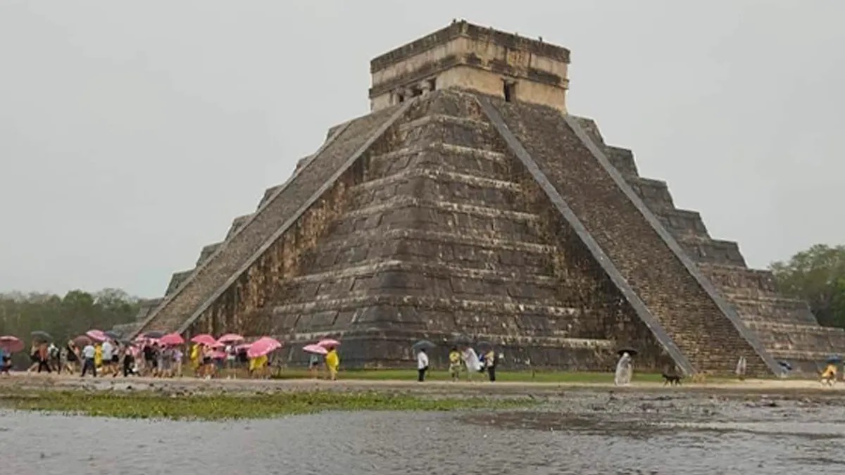 Mal clima afecta a Chichén Itzá en Yucatán