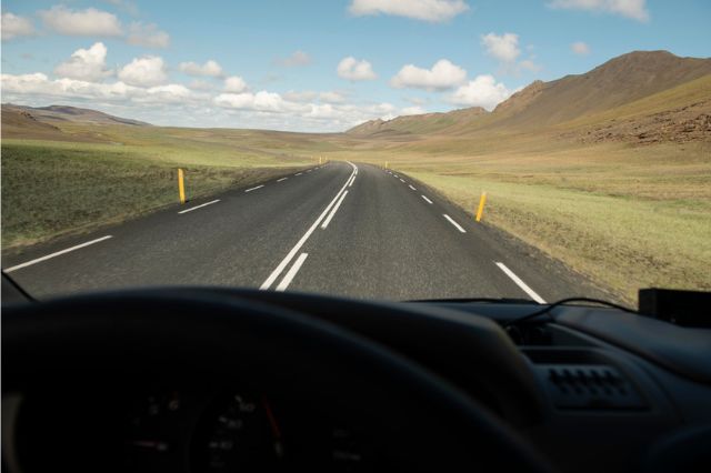 Esto te costará rebasar el límite de velocidad en carretera