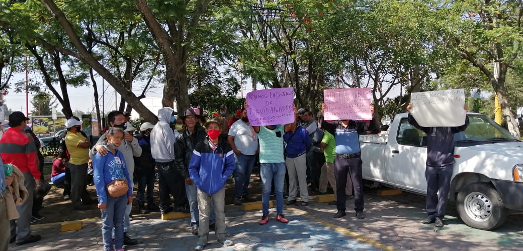 Estibadores y recolectores de Texmelucan piden la cabeza del director de Gobernación