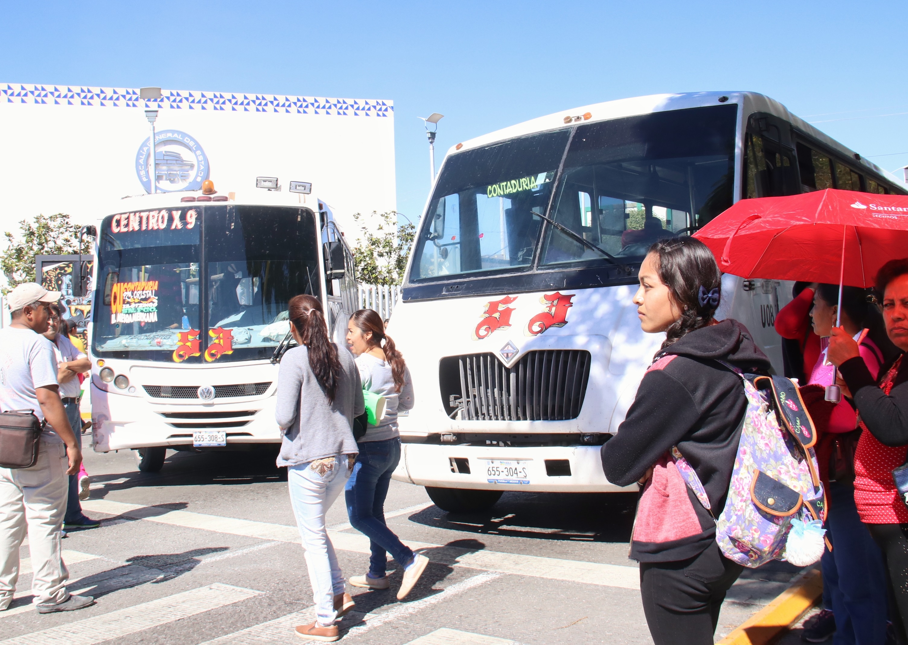 Detienen inconformes unidades alimentadoras de RUTA