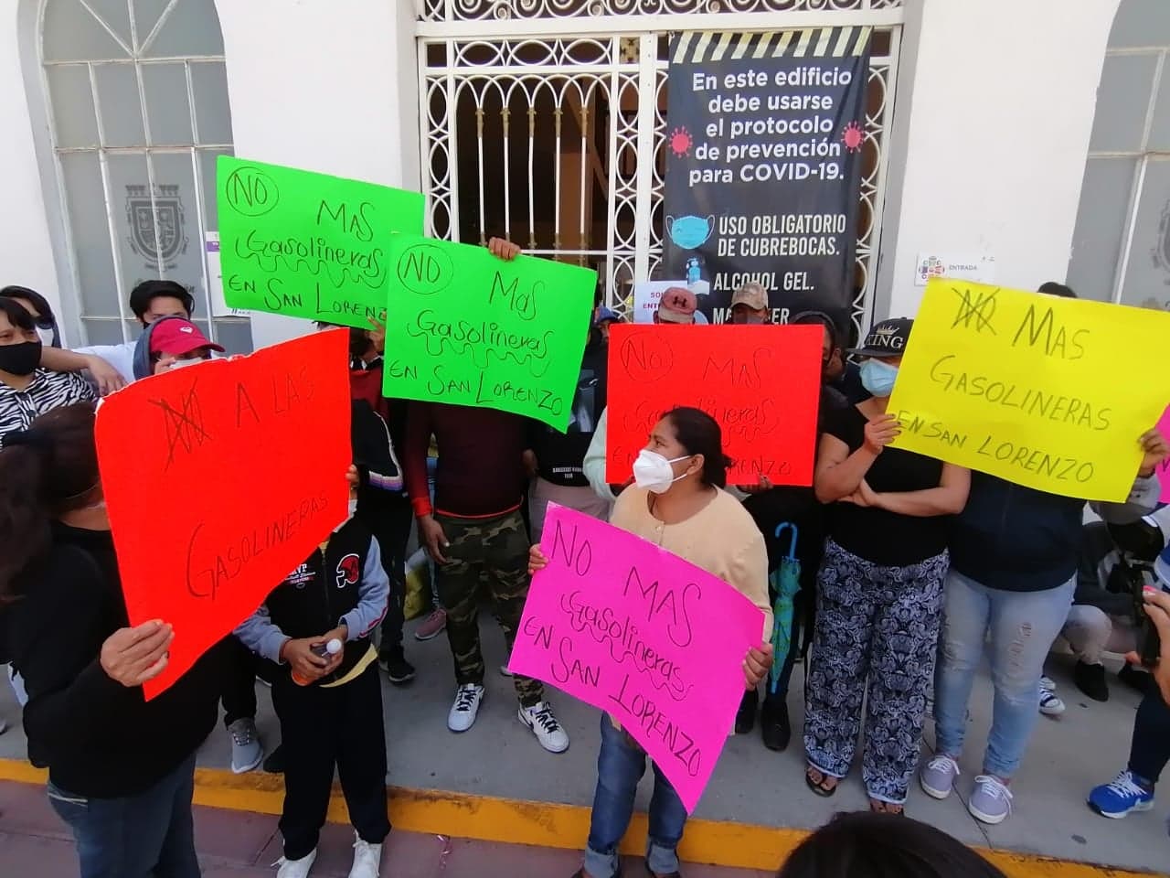 Toman habitantes de Teotipilco edificio Morelos en rechazo a gasolineras