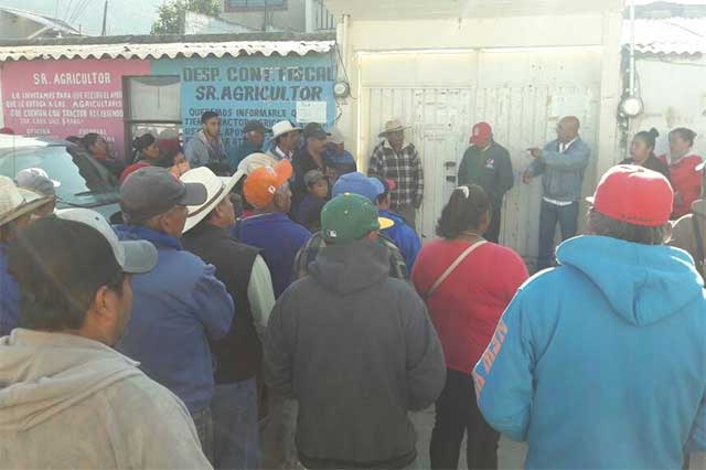 Se manifiestan antorchistas frente a Sagarpa Serdán; exigen fertilizante