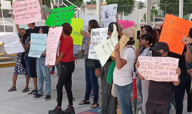 Denuncian discriminación en primaria de Tehuacán