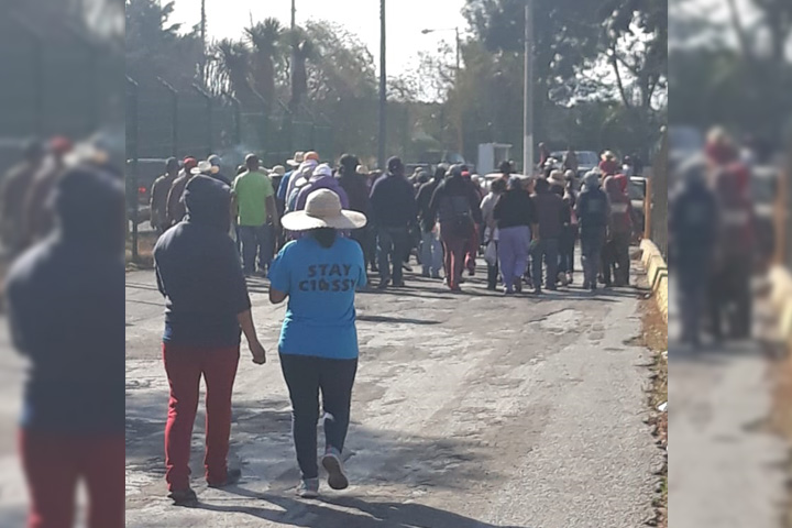 Se manifiestan pobladores de Cañada en caseta de Esperanza