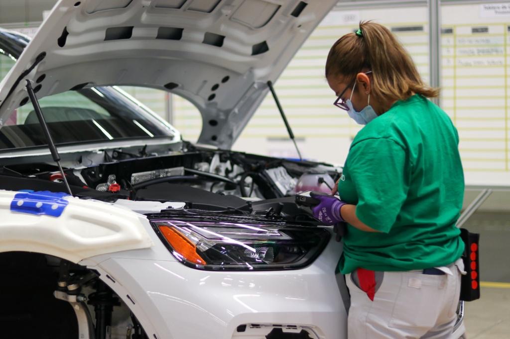 Hasta 39% crecen producción y ventas de manufacturas en Puebla