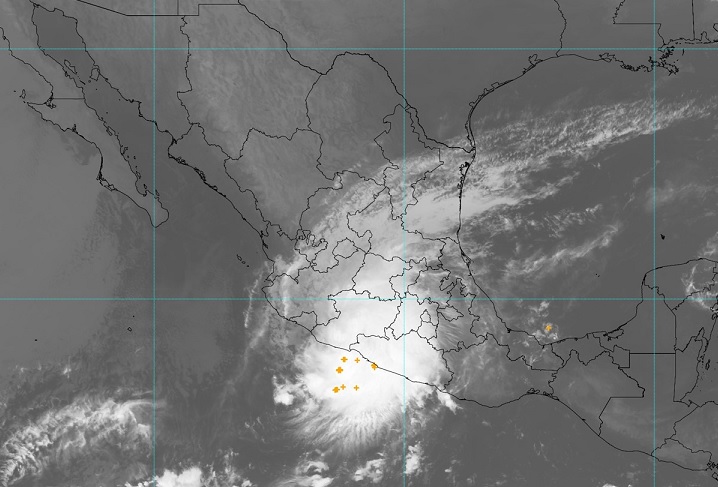 Golpea huracán Rick franja entre Michoacán y Guerrero