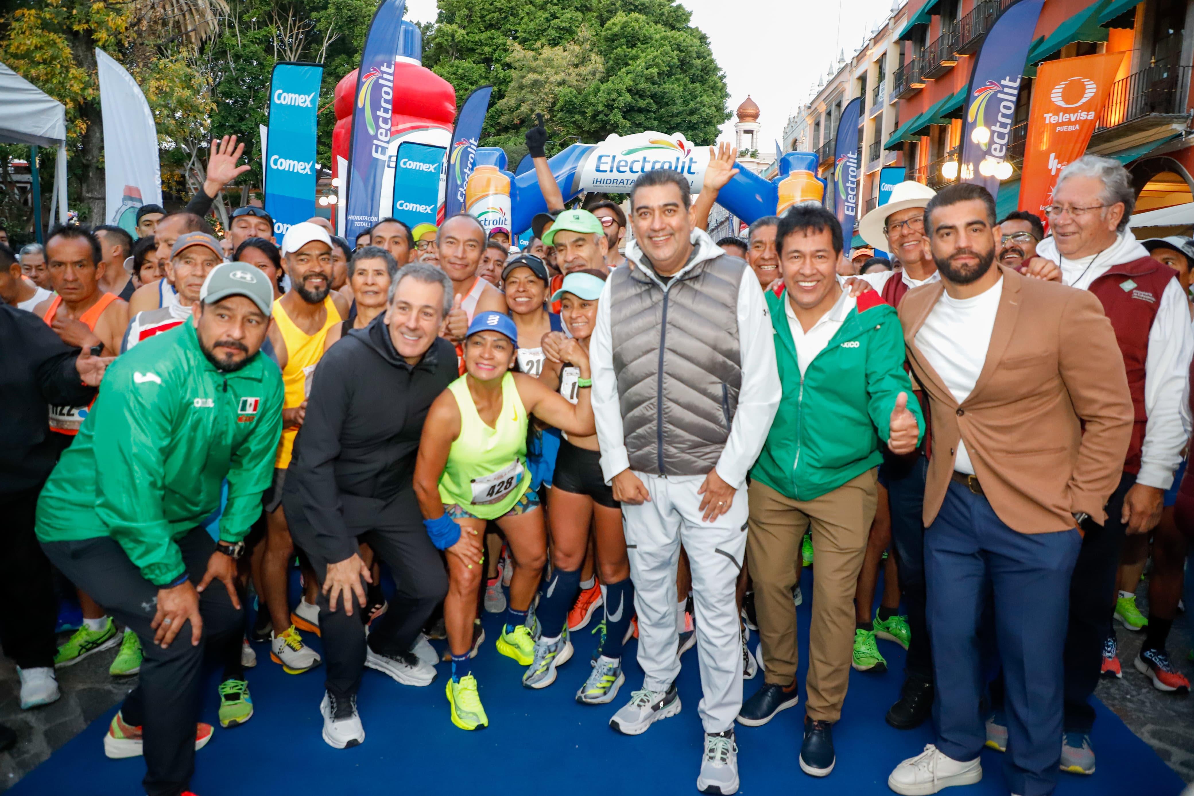 Africanos en rama varonil y femenil se llevan el maratón Puebla 2024