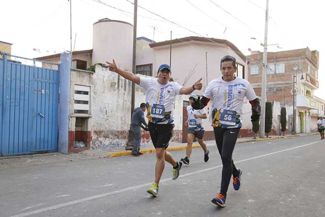 El maratón prehispánico se llevó a cabo con más de 2 mil corredores