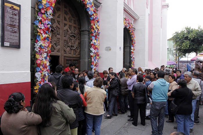 Por templo dañado, sólo mañanitas para el Señor de las Maravillas |  Municipios Puebla | Noticias del estado de Puebla
