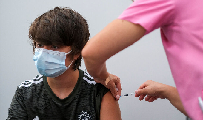 Un juzgado federal ordenó a la Secretaría de Salud vacunar contra Covid-19 de 12 a 17 años