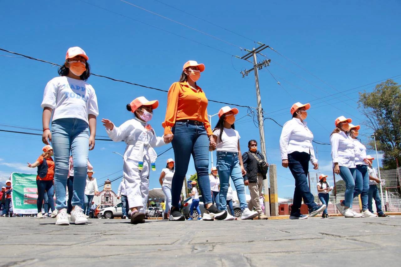 Alvarado encabeza Caminata por la no violencia en Huejotzingo