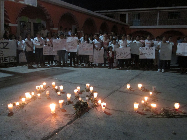 Cientos protestan por inseguridad en Huehuetlán El Grande