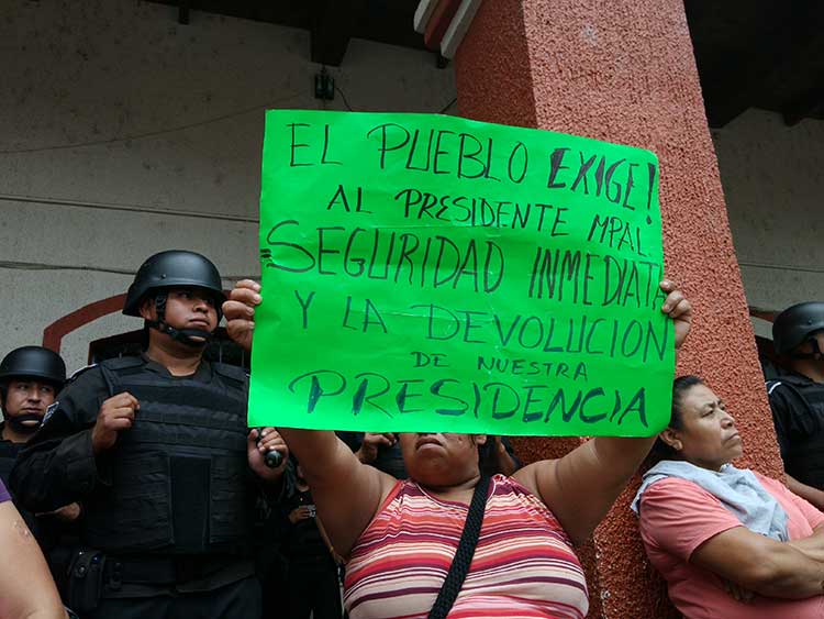 Marchas ahogan circulación sobre la carretera México-Tuxpan