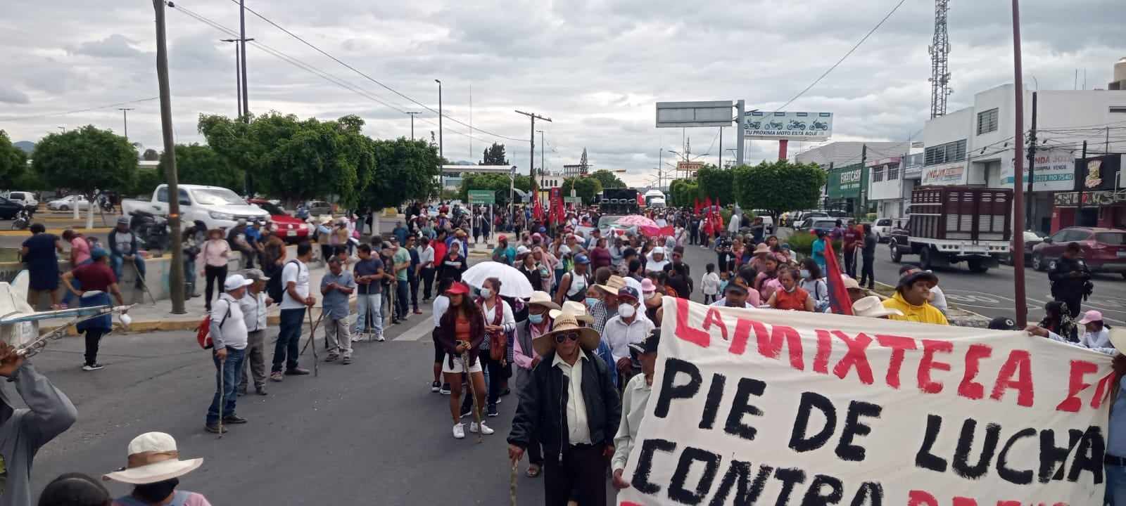 Protestan campesinos en Tehuacán contra sobrevuelo de avionetas antilluvias 