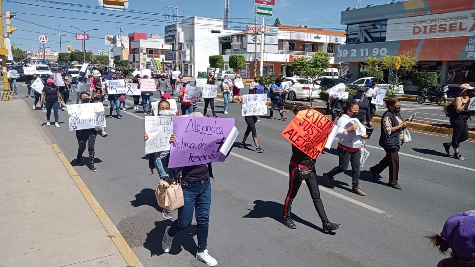 Con marcha piden justicia por feminicidio de Ale en Tehuacán