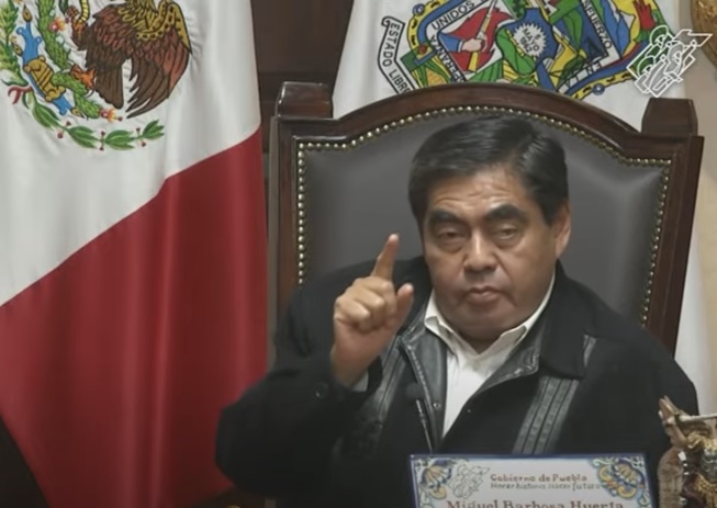 Llama Barbosa a una marcha en defensa de la 4T y de AMLO