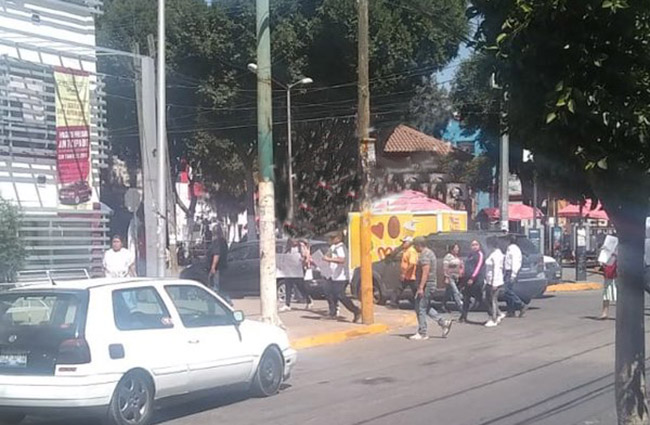 Marchan para exigir seguridad en San Pablo Xochimehuacan, Puebla