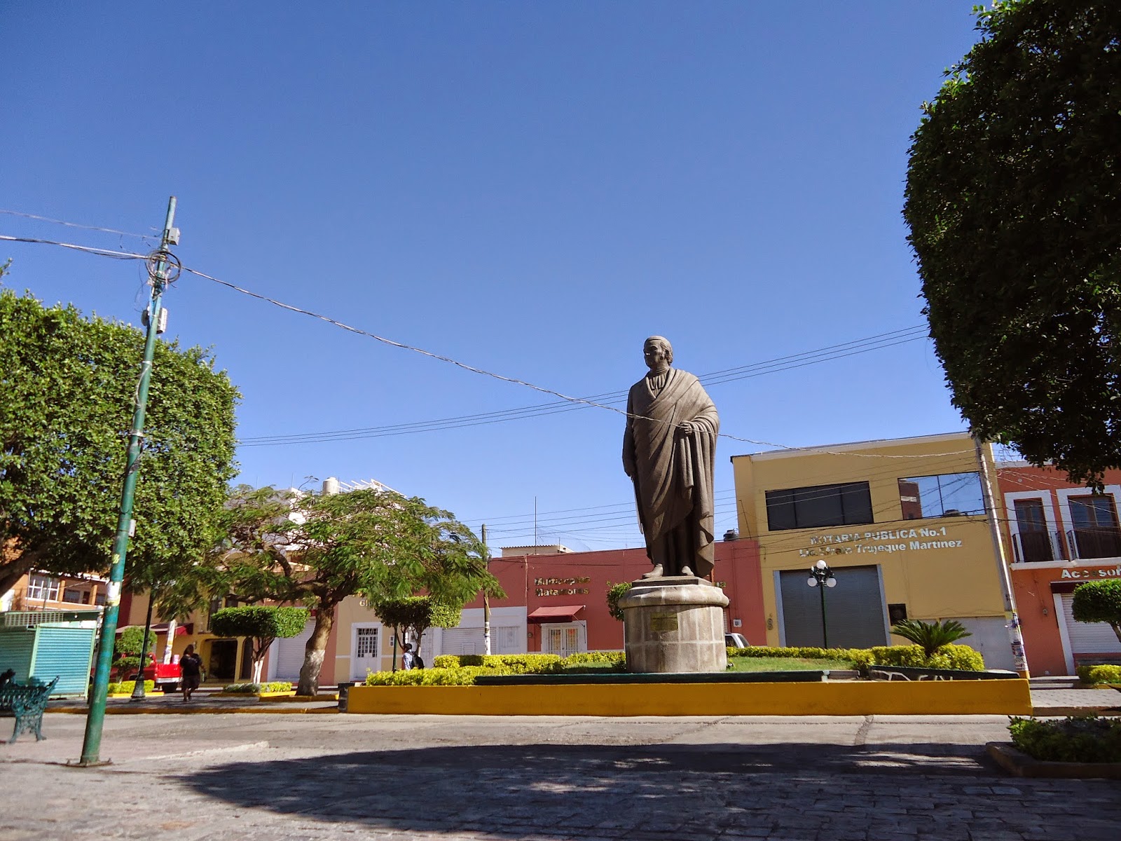 Encuentran piezas arqueológicas en el zócalo de Izúcar 