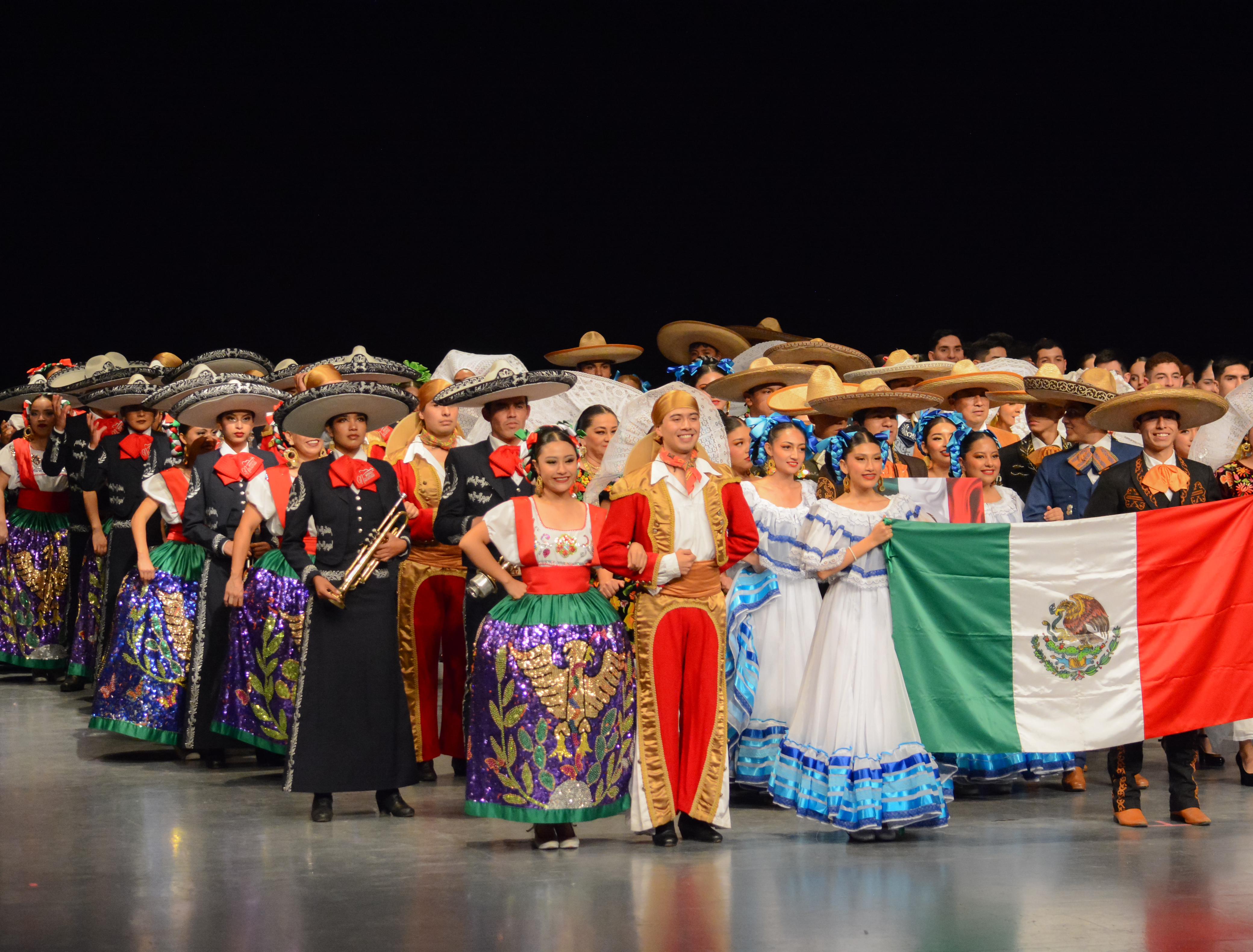 Participa Mariachi antorchista en el 1er Festival Las culturas del mundo