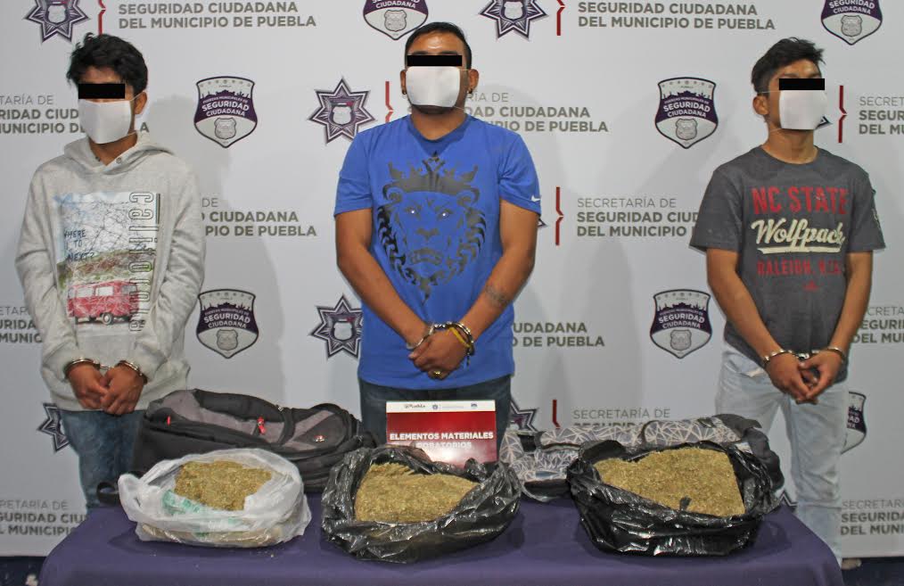 Detienen a cuatro con 3.5 kilos de marihuacan en Puebla