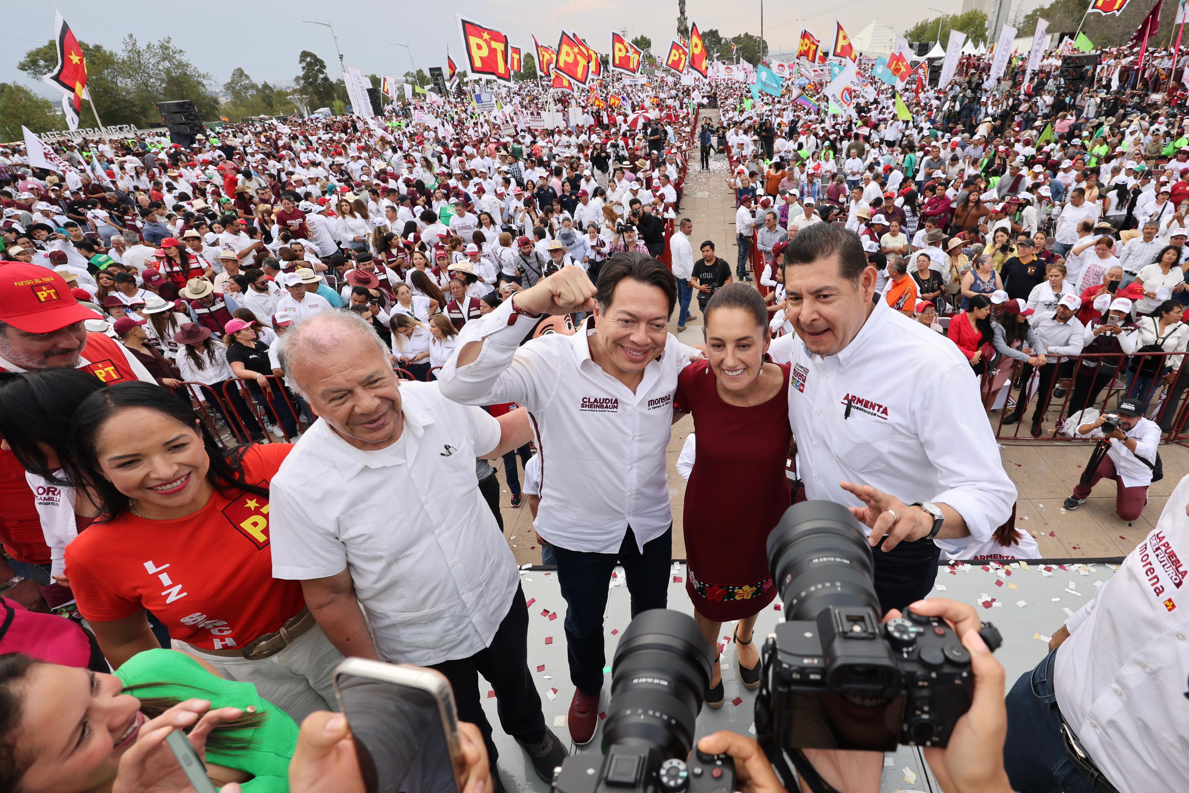 Sheinbaum promete farmacias en los 217 municipios de Puebla