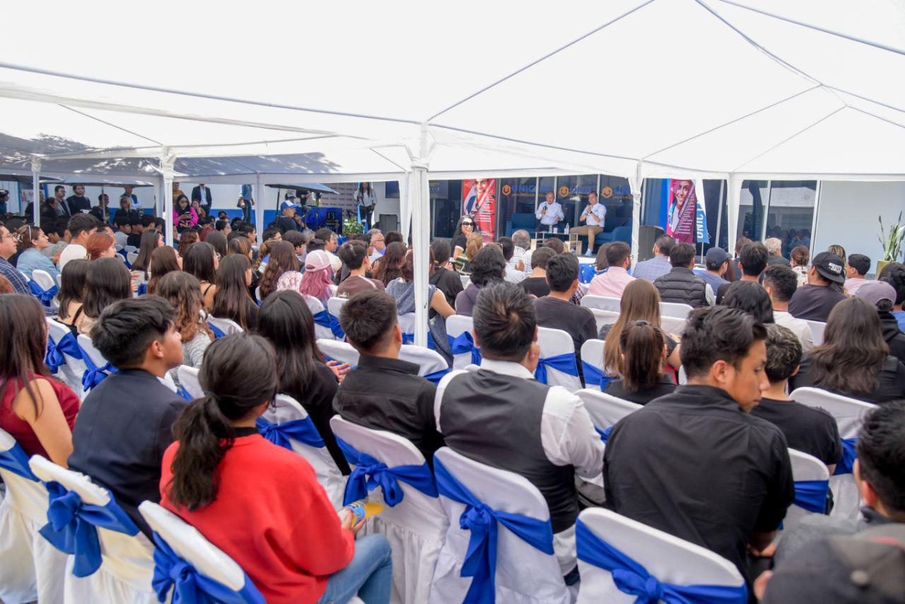 Riestra, aliado de la juventud, anuncia aceleradora municipal de negocios
