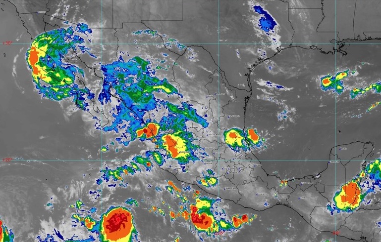 Martes de fuertes lluvias y rachas de viento se espera en Puebla