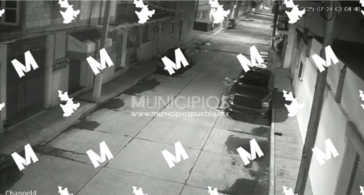 VIDEO Se registra robo de autopartes en pleno Centro de Texmelucan