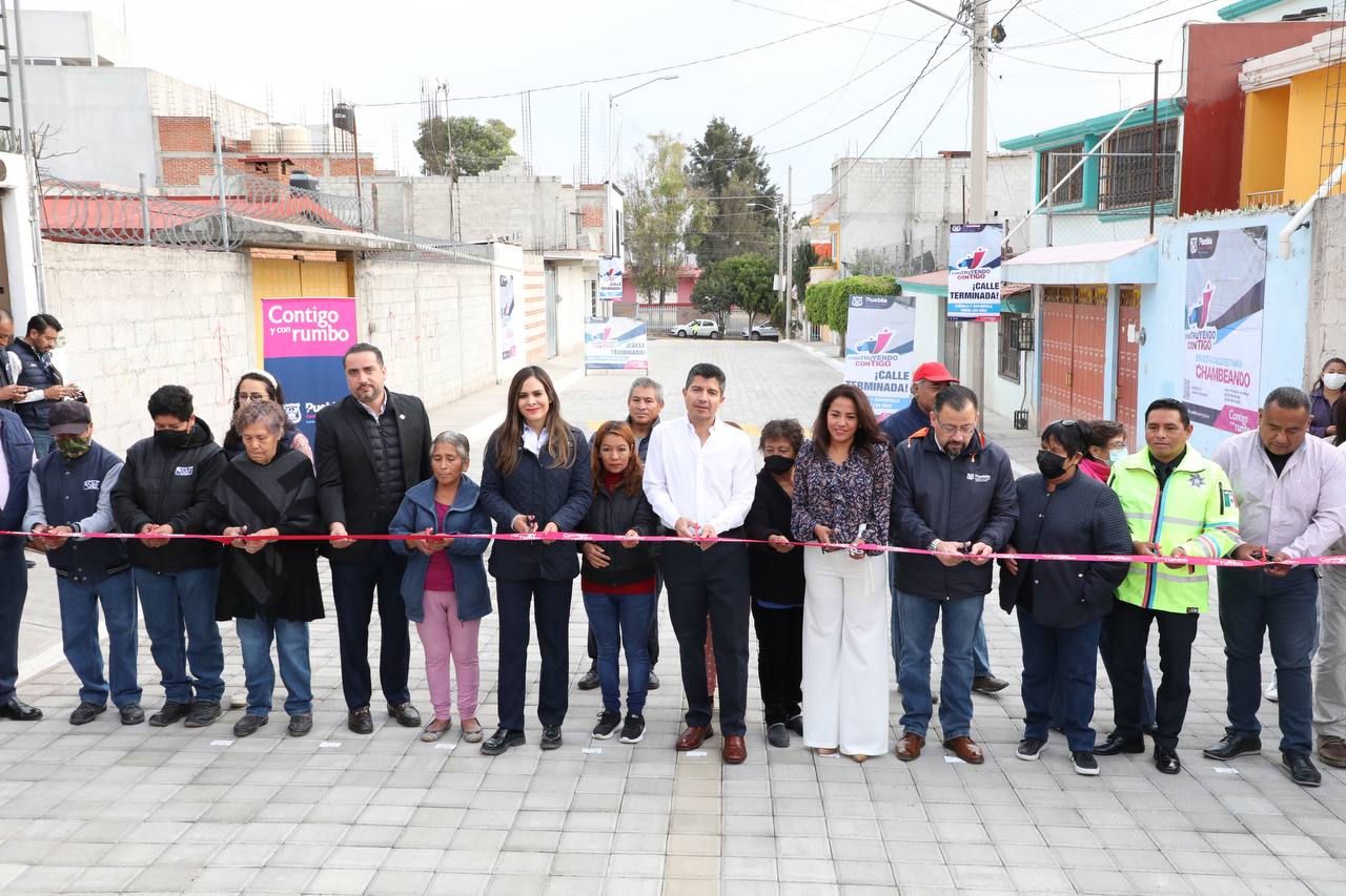 Rivera inaugura obras en en Totimehuacan