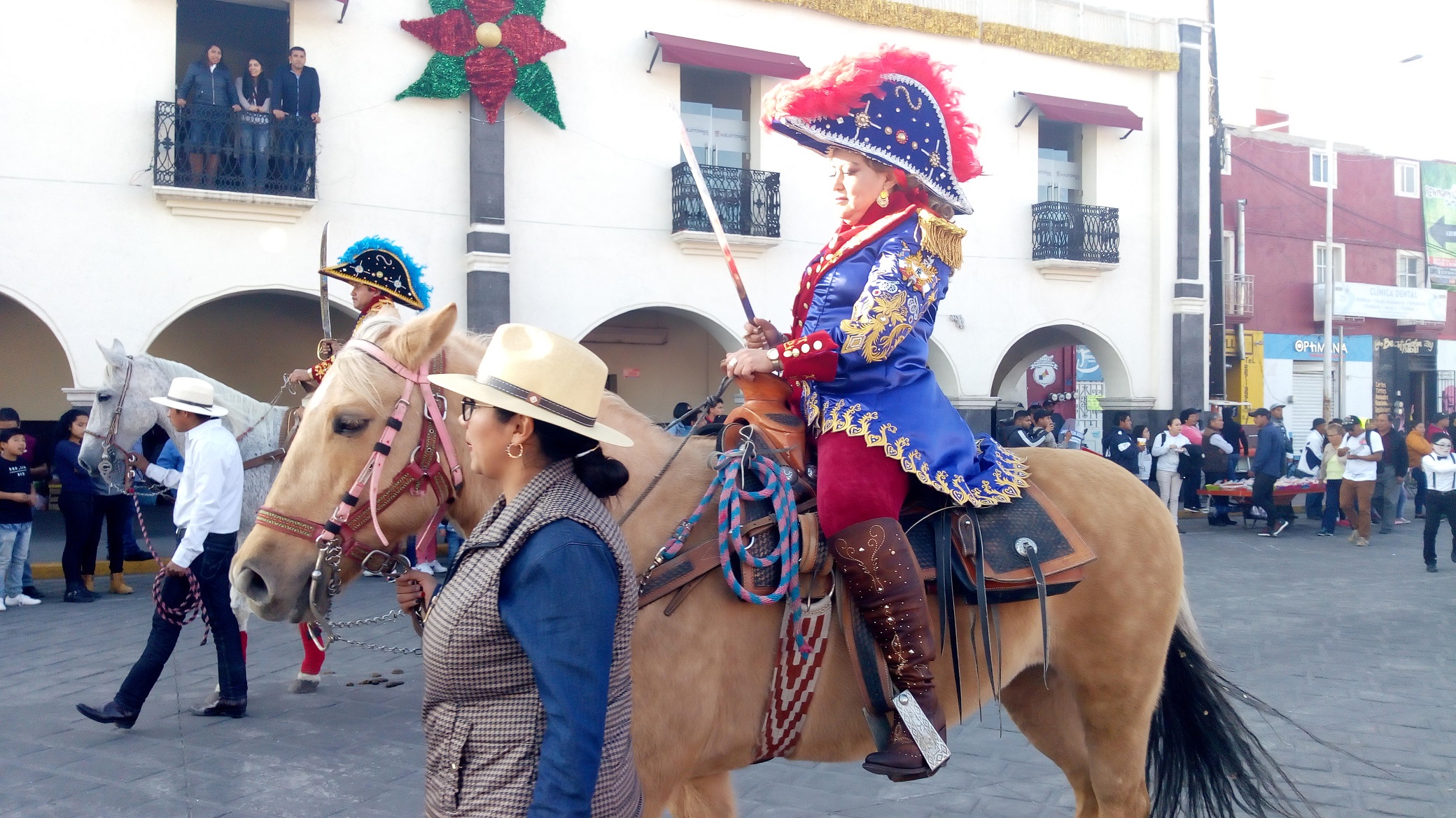 Desfilan con mascaritas como antesala al Carnaval de Huejotzingo 2020