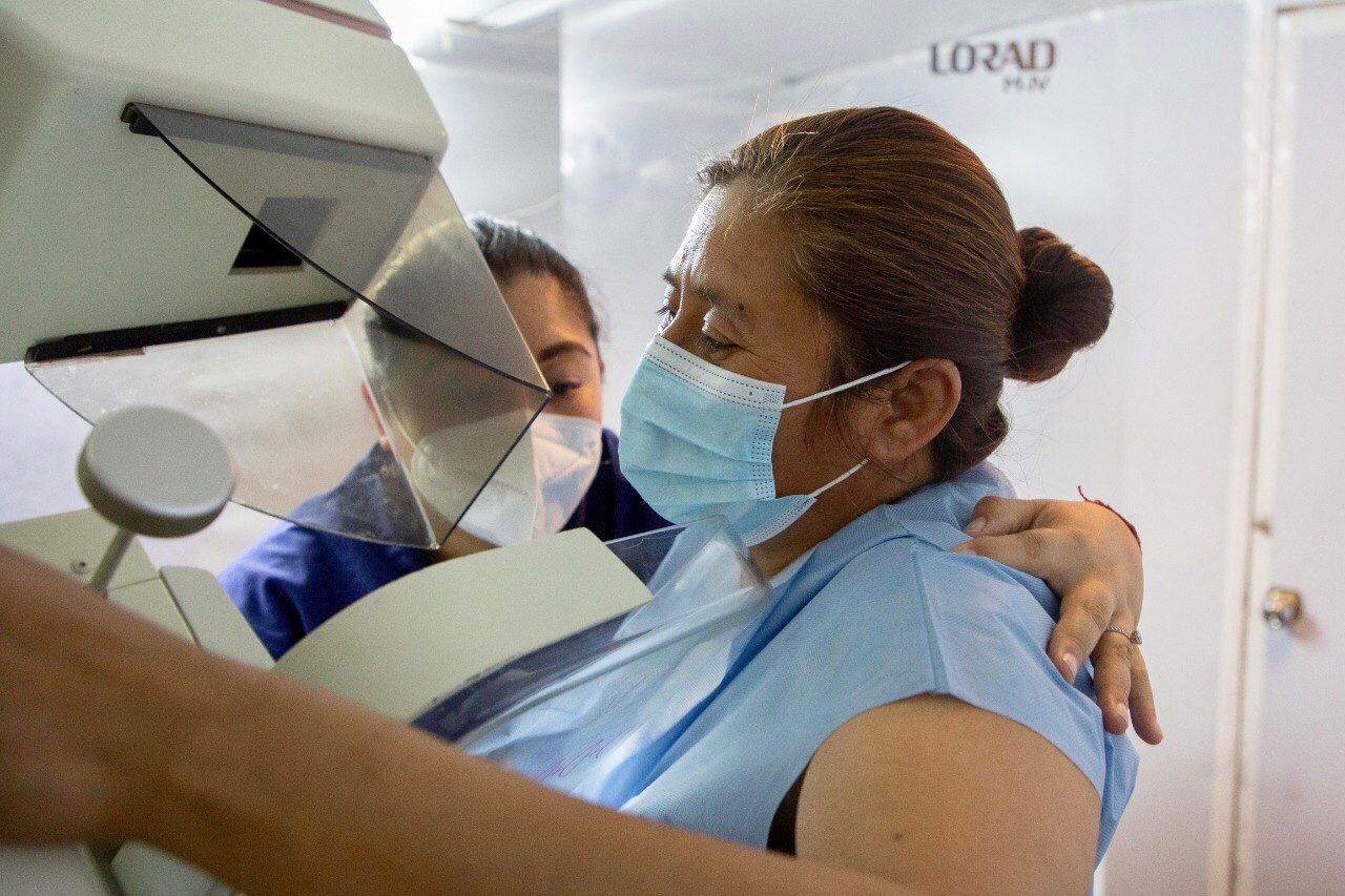DIF continúa con jornadas para detección del cáncer de mama en Puebla capital