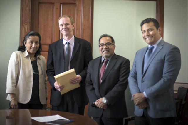 Destacan participación de BUAP en estudios de materia subatómica 