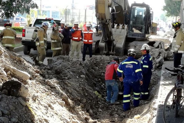 Maniobras de Maxigas provocan fuga del combustible en San Andrés Cholula