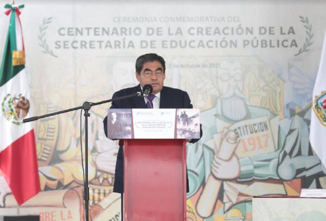 Miguel Barbosa destaca el compromiso educativo de la 4T