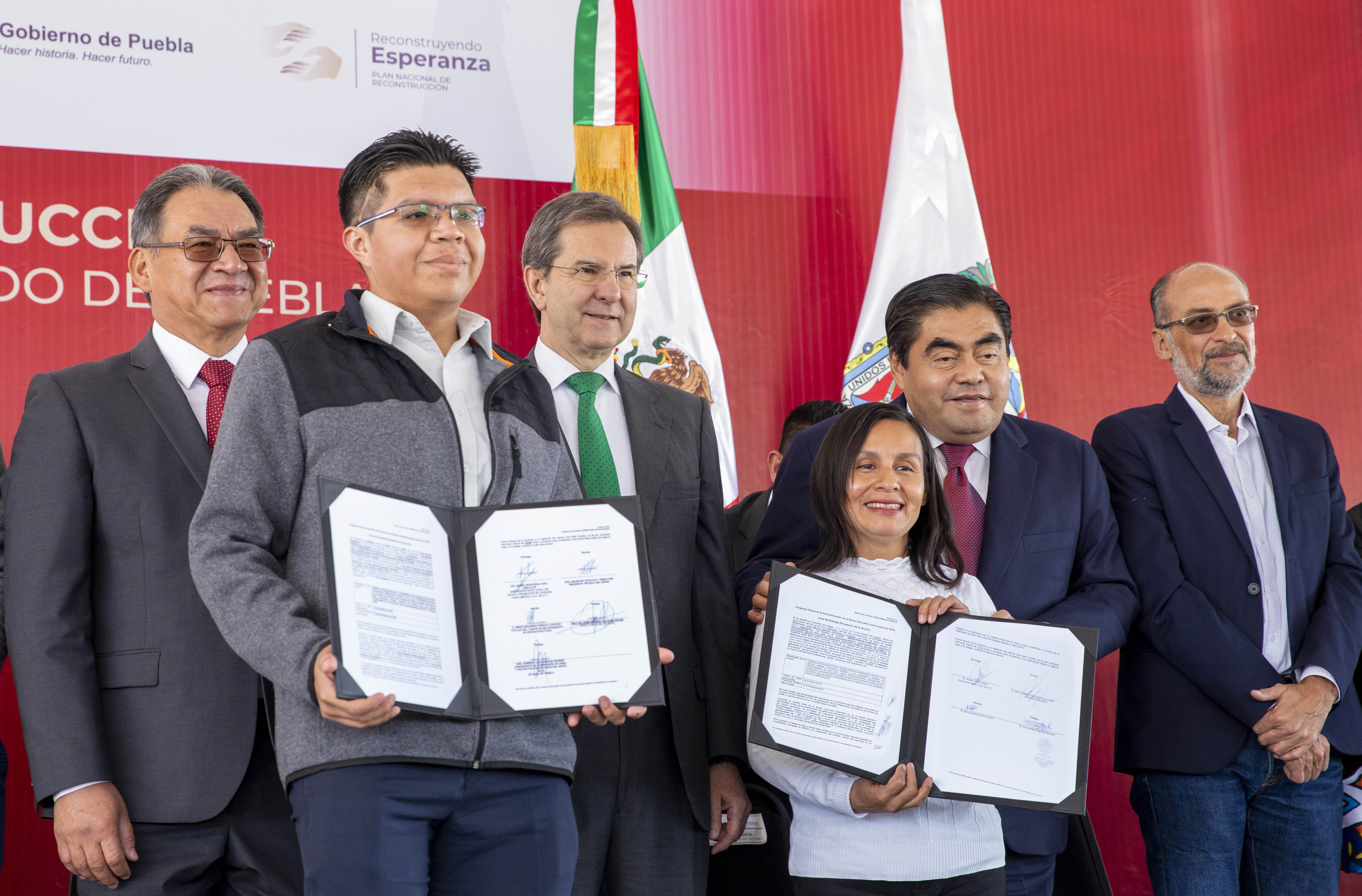 Reconoce SEP federal trabajo de Barbosa en temas educativos