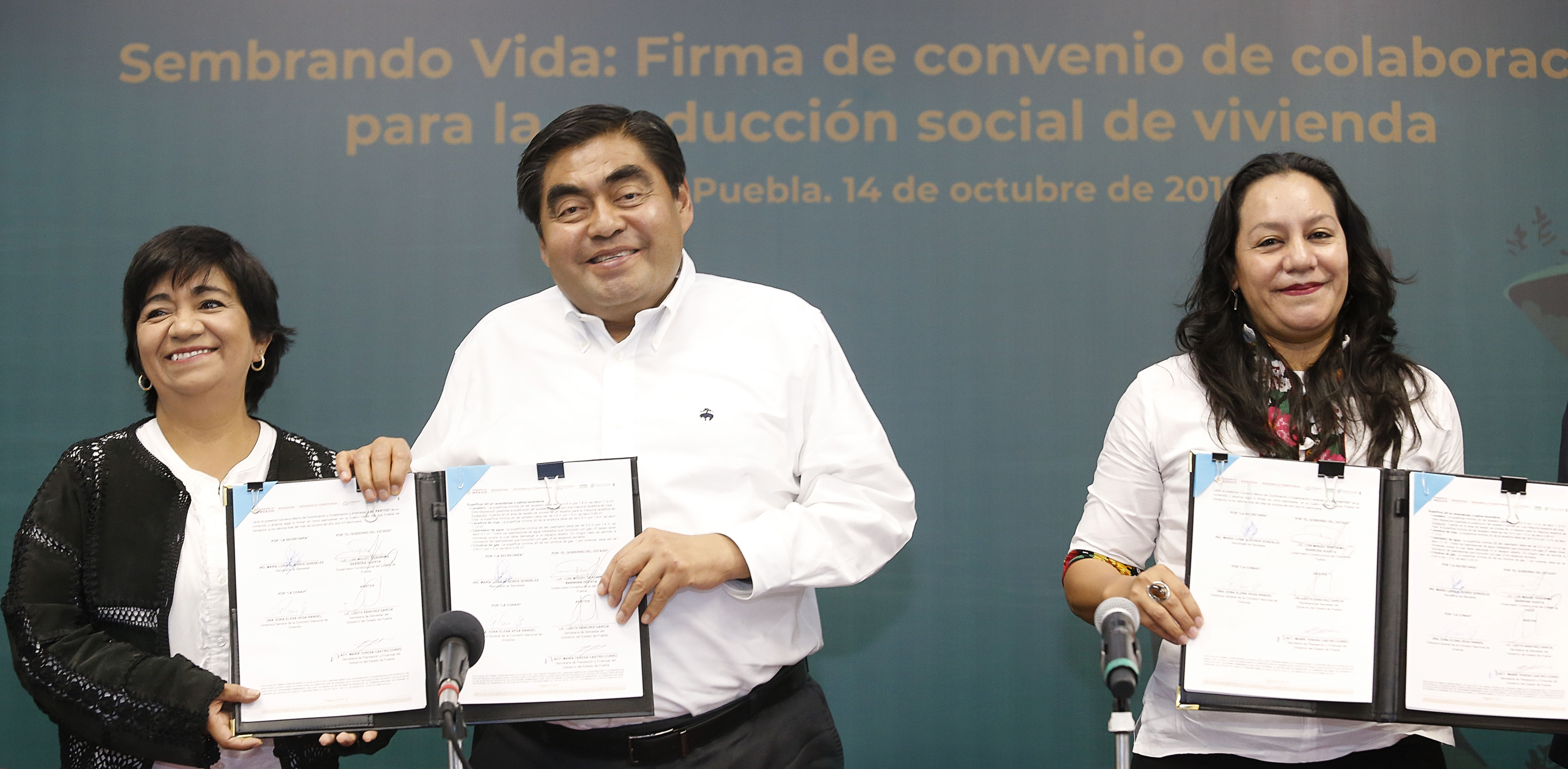 Construirán 100 casas para campesinos en Puebla