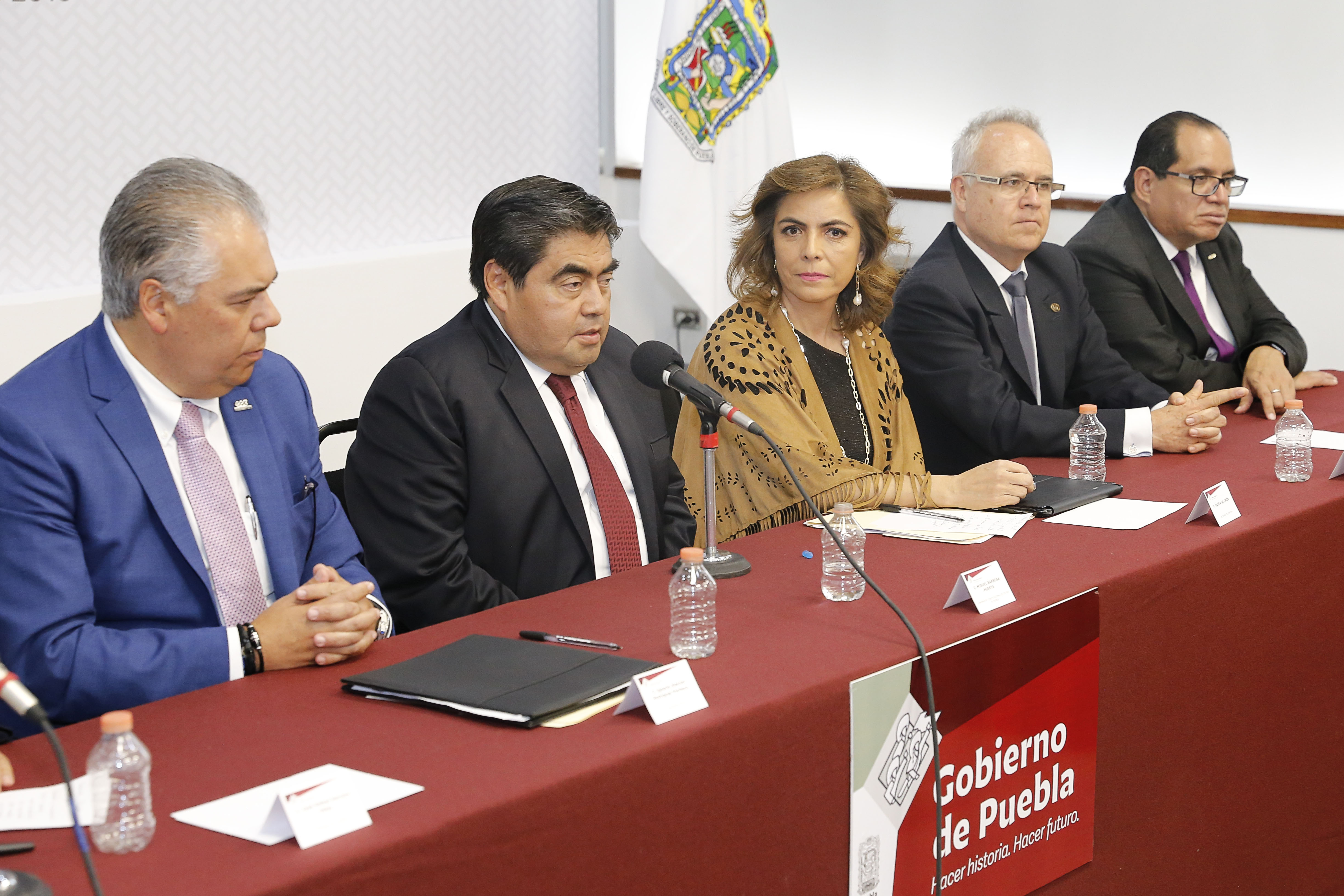 Anuncian Barbosa y CCE inversiones por más de 7 mil mdp para Puebla