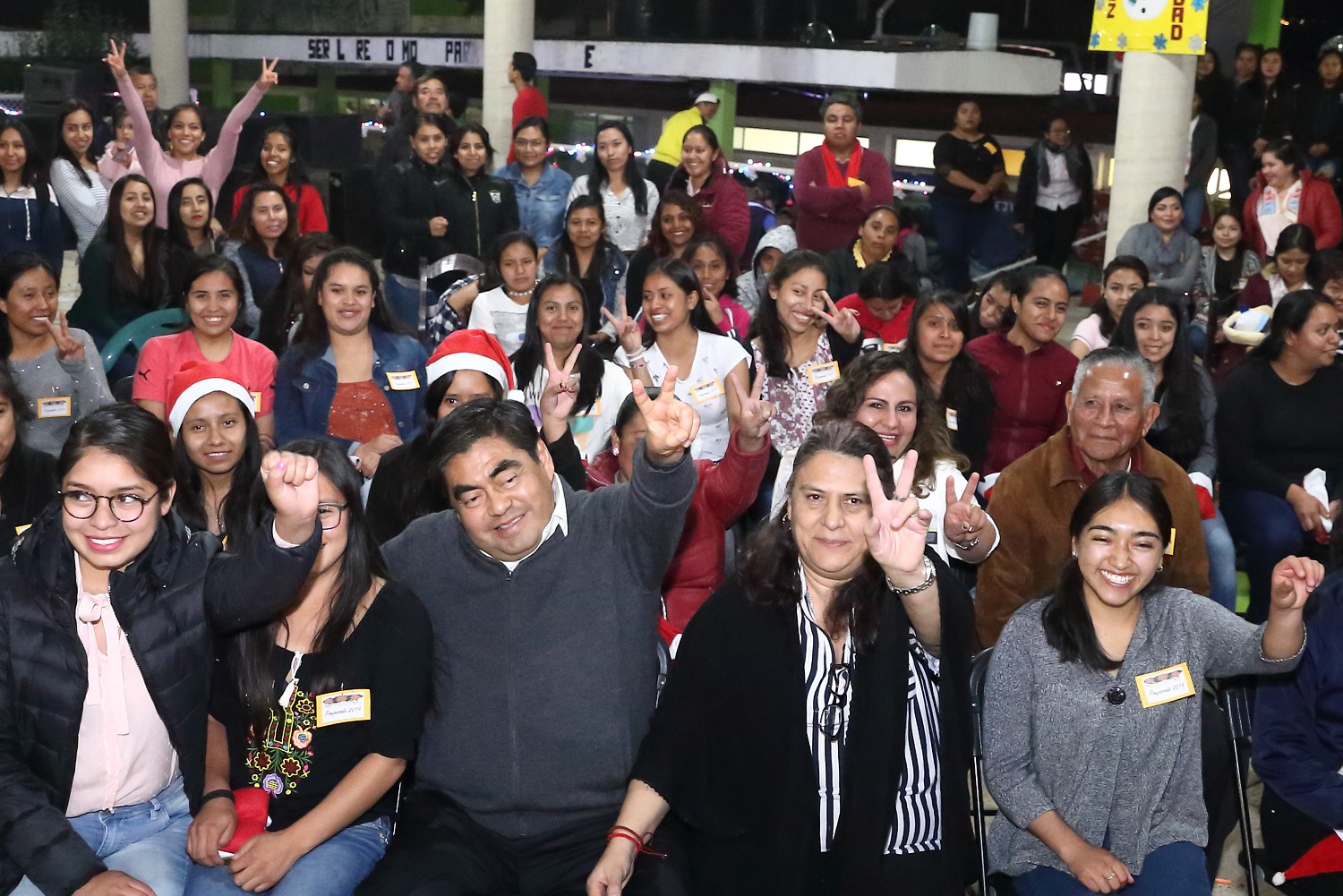 Reconoce Barbosa a alumnas de la Normal Rural Carmen Serdán