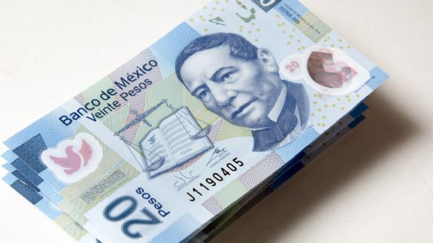 El peso mexicano cerró la jornada con ganancia contra el dólar